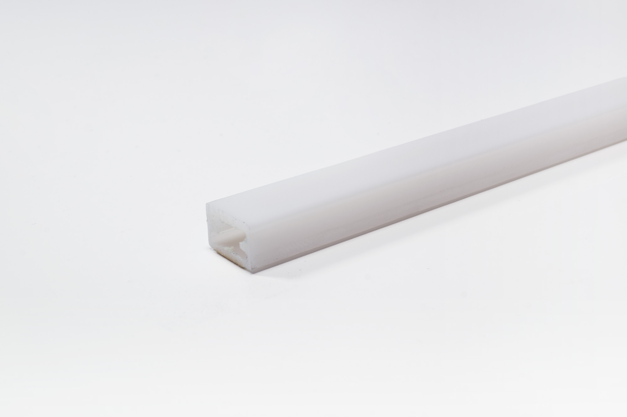 L&S LED Leuchtenprofil, mit doppelseitigem Klebeband, 12,6x8mm, L=2500mm, Kunststoff opal